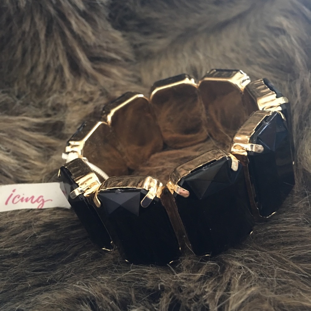 Icing large chunky faceted black stretch bracelet